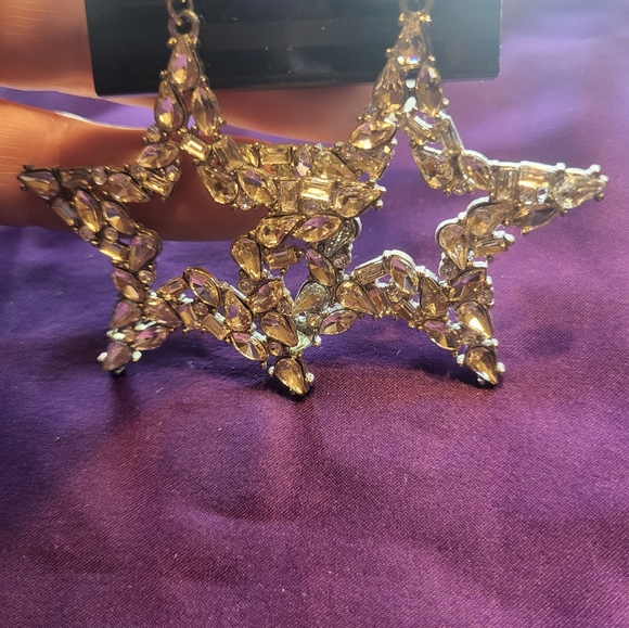 Star 🌟 Earrings - Picture 6 of 6